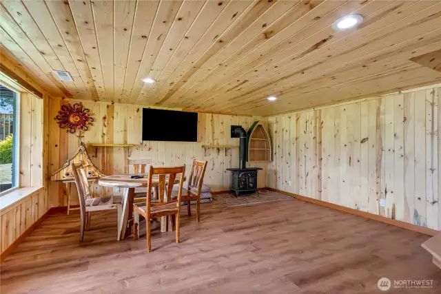 Downstairs game room has a  separate entrance.