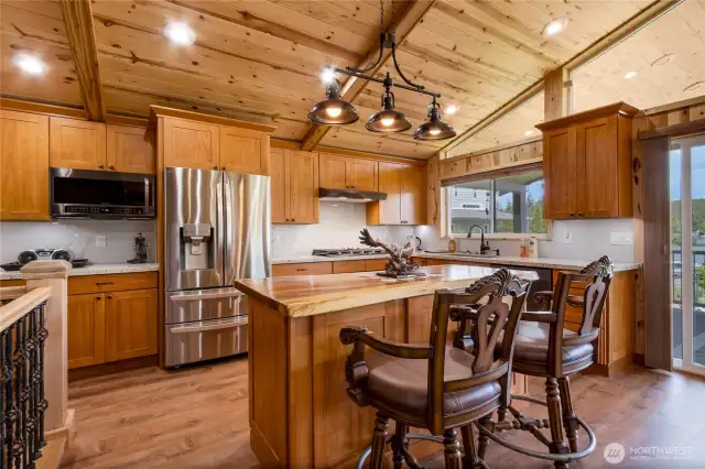 Fabulous kitchen with new appliances.