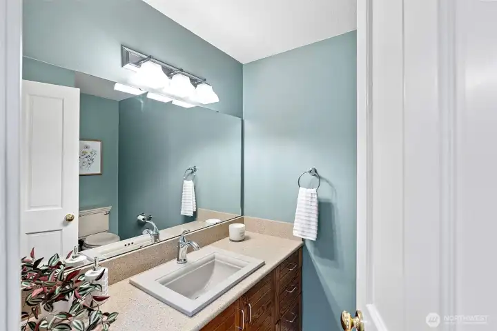 Main level 1/2 bath.