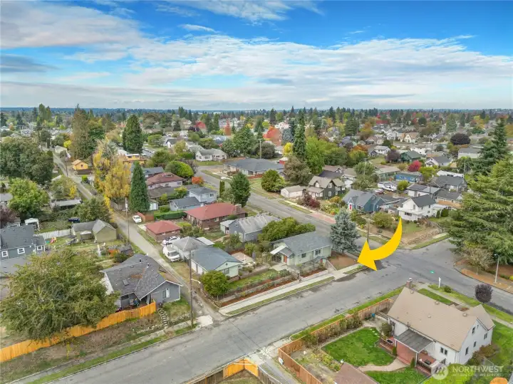 402 S 58th St is close to parks and schools too. Stewart Heights Park and Pool is less than a mile away, and Wapato Park is just 2 miles from here.