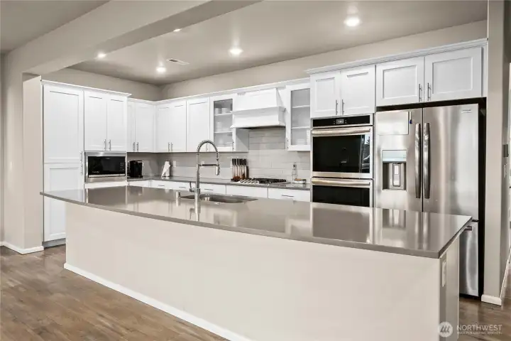 Look at the many seats around this Island!