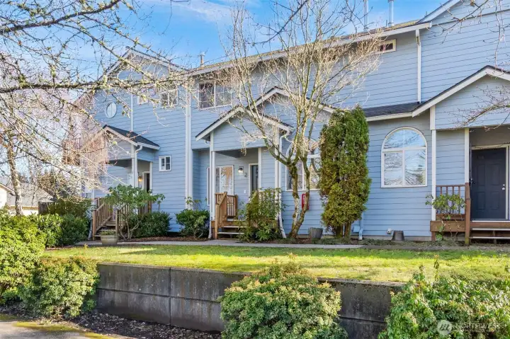 4-unit building, unit #2 for sale. HOA dues of $295 per month covers all exterior updating/maintenance, water, garbage & sewer.