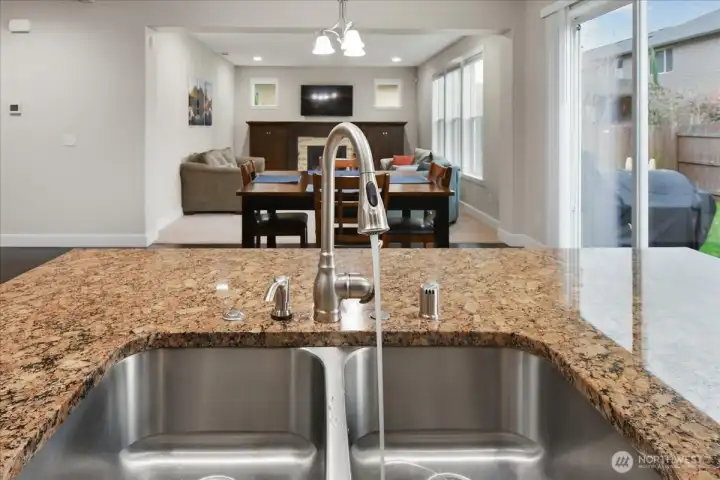Kitchen island, double sink, disposal, granite counters