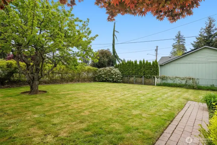 Fabulous landscaped yard