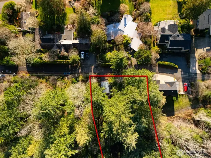 This property is 15,246 sf and there is plenty of room to add onto this cottage. This property is 15,246 sf and there is plenty of room to add onto this cottage.