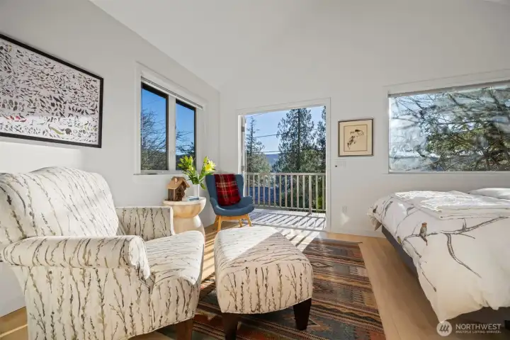 The sitting area fills with the morning and afternoon sunshine. The sitting area fills with the morning and afternoon sunshine.