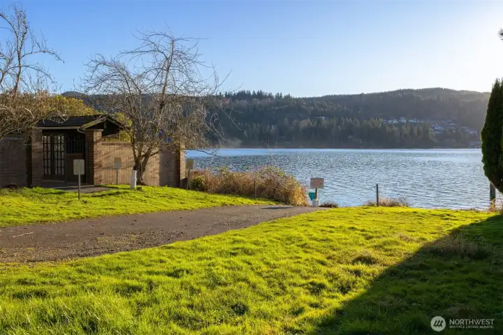 This is the community waterfront park area. This is the community waterfront park area.