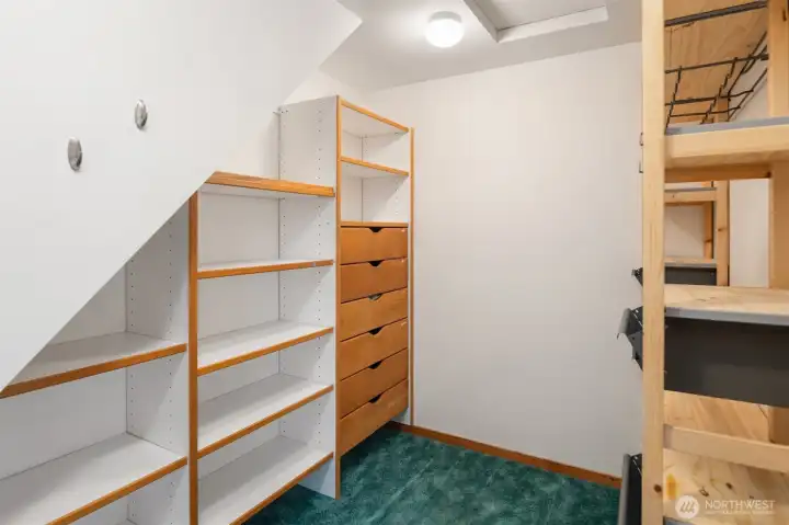 Primary Suite Walk-in Closet