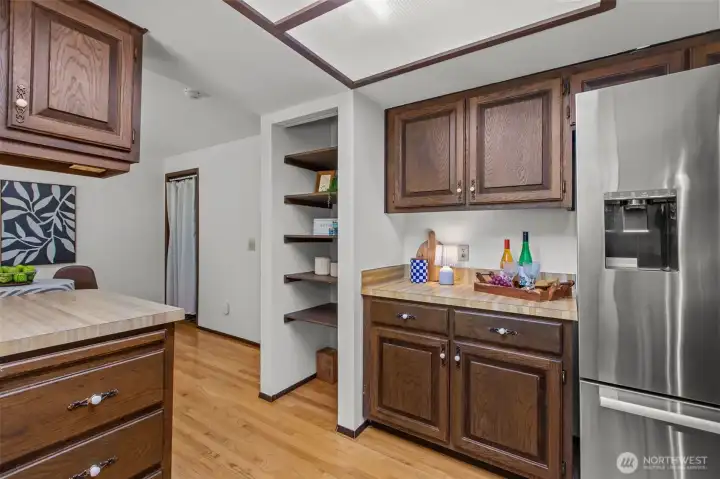 No shortage of storage or counter space in this highly functional kitchen No shortage of storage or counter space in this highly functional kitchen