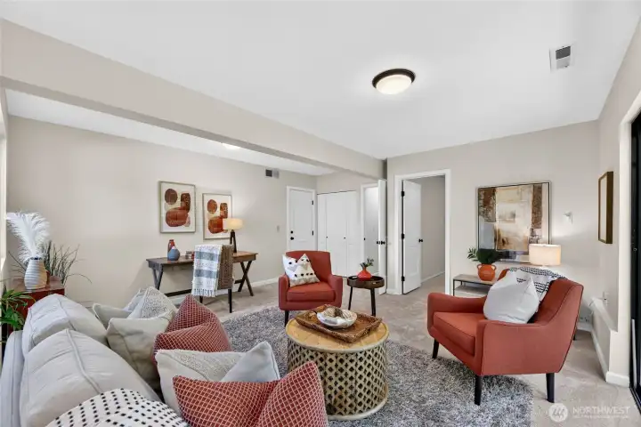 Family room w/laundry and 1/2 bath