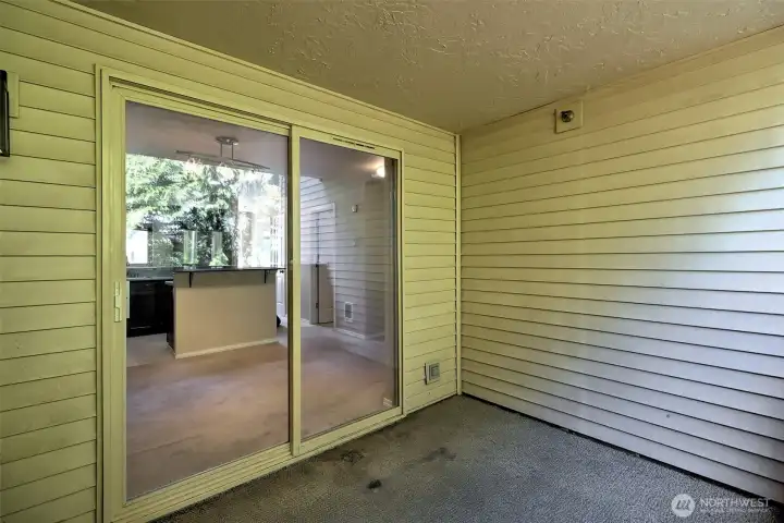 COVERED DECK