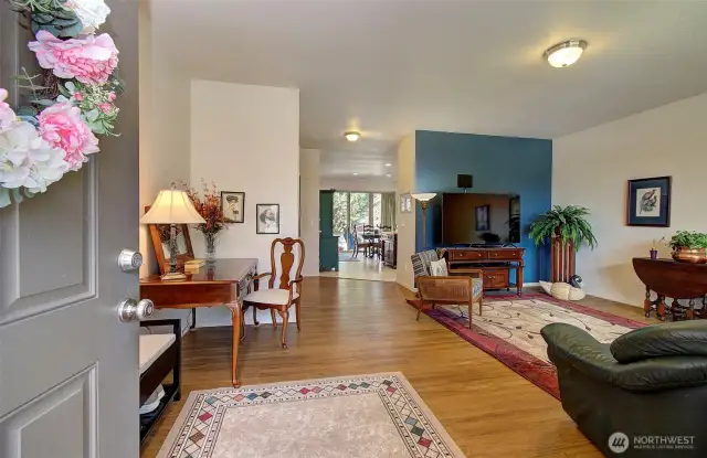Entrance/living room