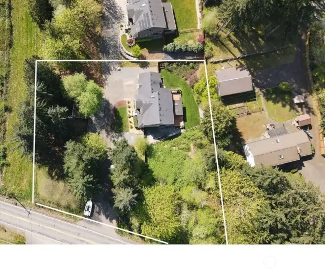 Lines show estimated property lines. Not representative of a survey.