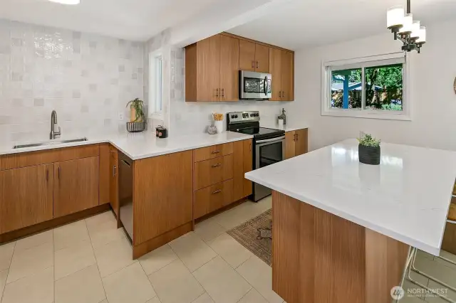 Great layout for entertaining!