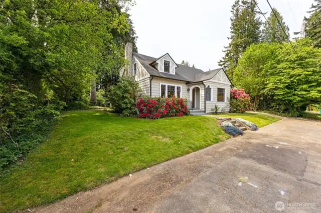 Ready to make this super charming home yours?