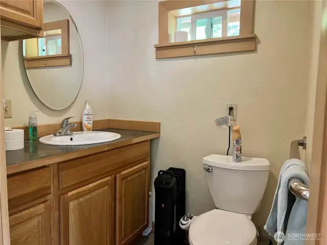 Main House Bath off Primary