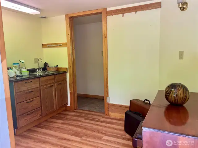 Main House Studio/Salon