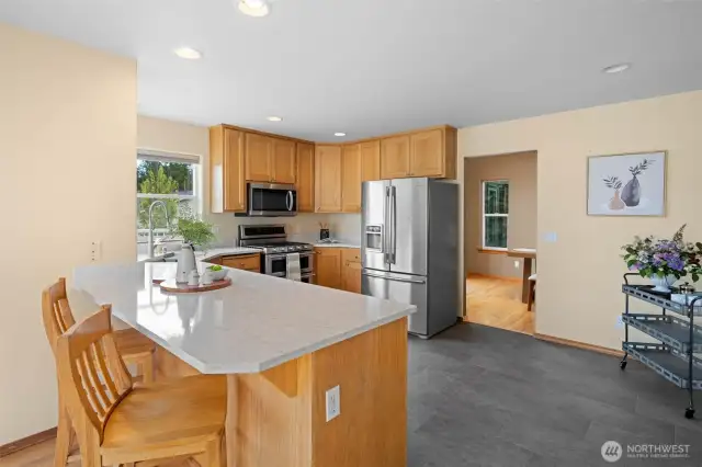 Eating space in kitchen perfect for eating, finishing homework or multi-tasking.