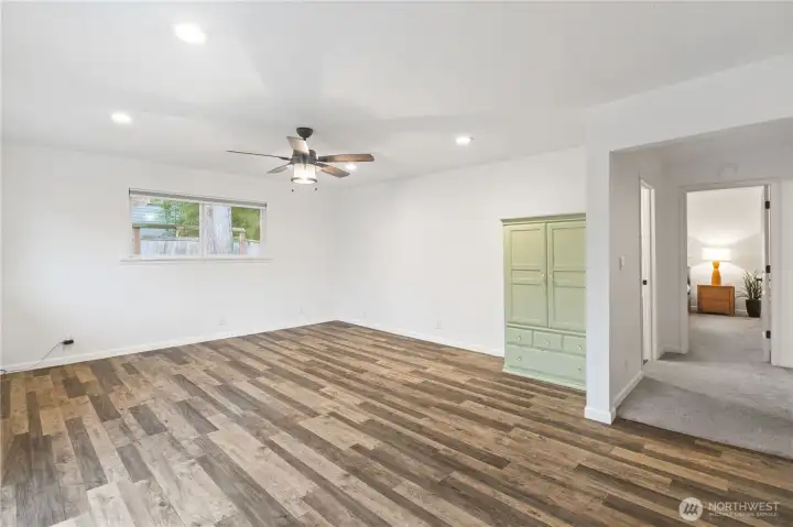 Huge Bonus Room