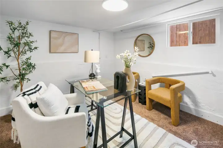 Bonus room/office/den