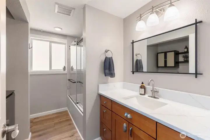 Main bathroom Main bathroom