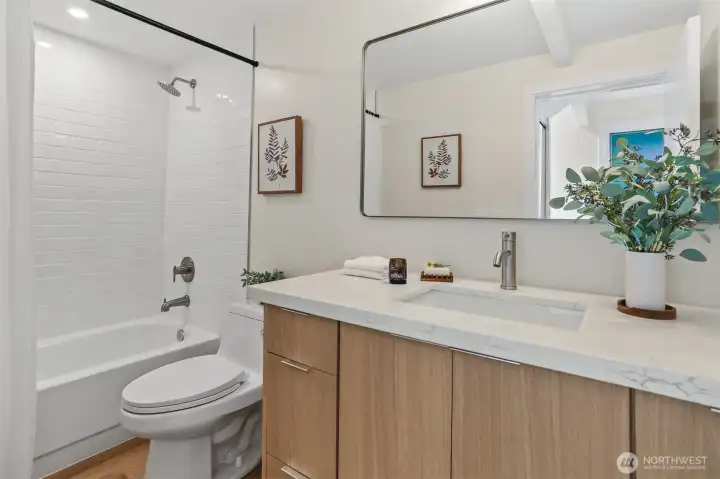 Main floor bath.