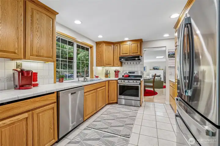 Good number of cabinets with easy prep countertops
