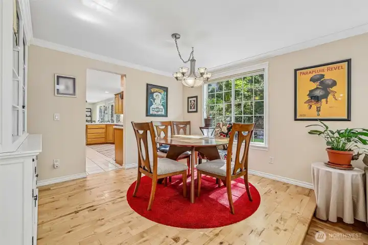 Dining Nook j