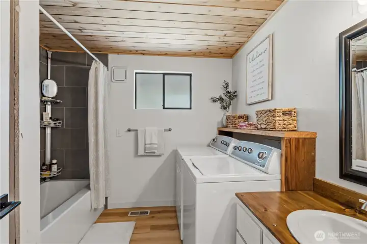 Main Floor Full Bath w/Shared Laundry