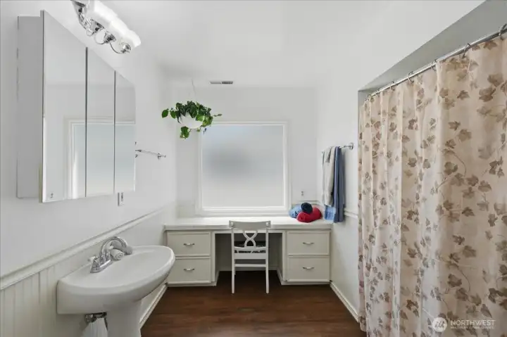 Full Bathroom