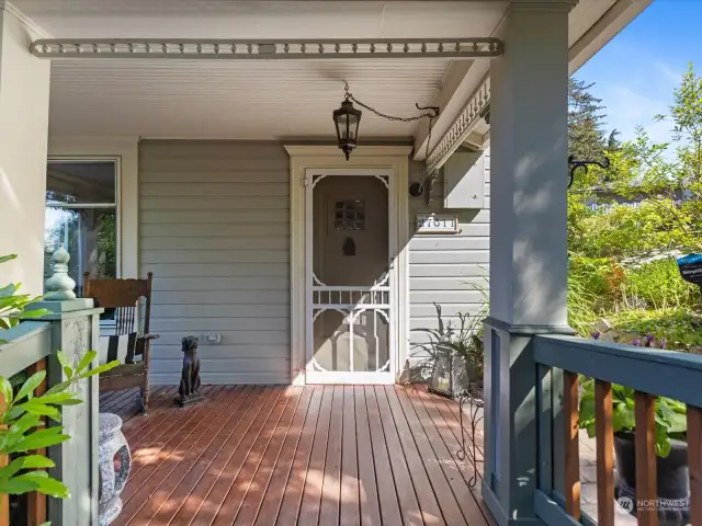Front porch/entry