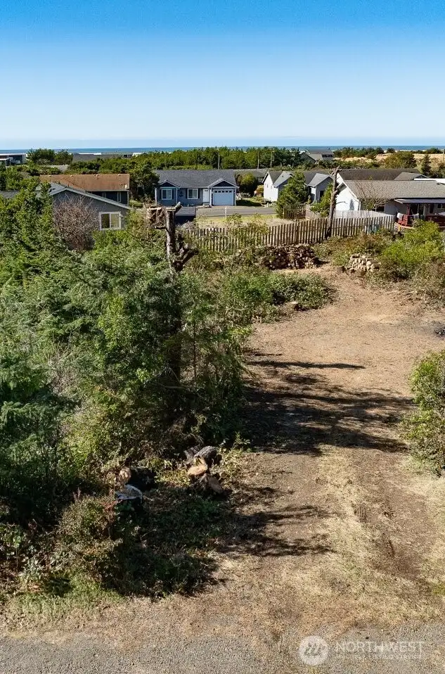 16 ft height view, the house can be built to view from the second floor.