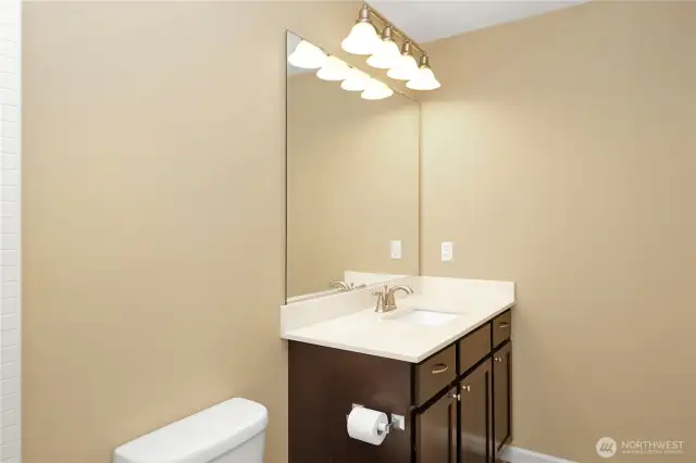 Full Bathroom (Upstairs Hallway)