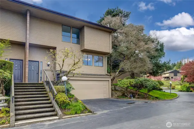 Welcome to 10722 Glen Acres Drive South
