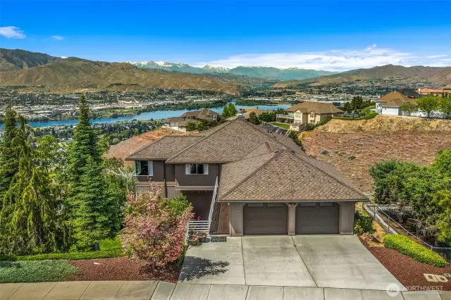 Stunning Panoramic Valley VIEWS!