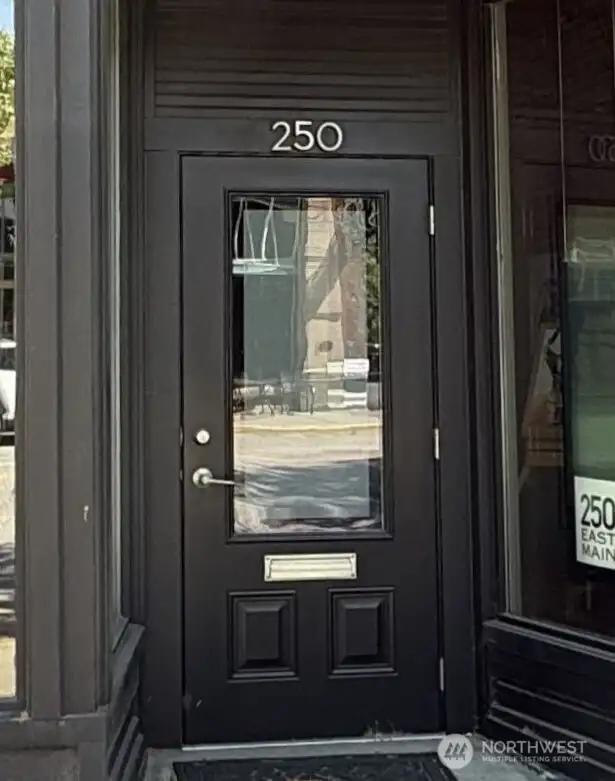 Please come in! Please come in!