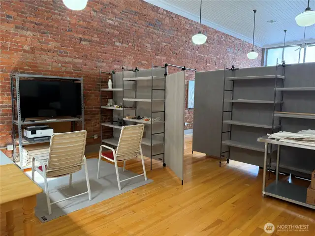 center area workspace