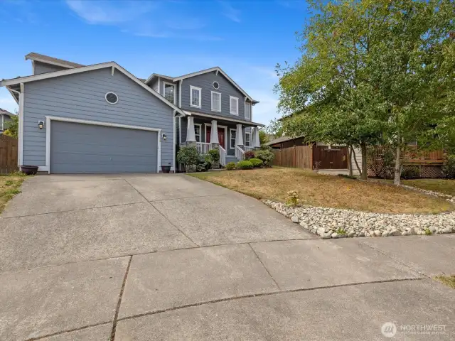 Nestled at the end of a quiet cul-de-sac in Stanwood, this beautifully updated two-story home offers 4 bedrooms, 3 full bathrooms, and a thoughtful blend of comfort, style, and functionality.