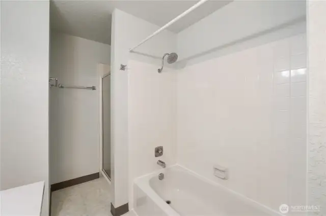 Upstairs full bathroom