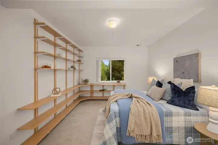 Large lower floor bedroom Large lower floor bedroom
