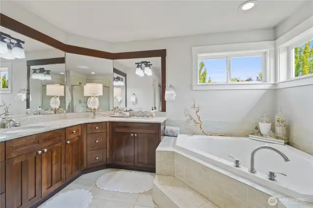 Primary en-suite Bath