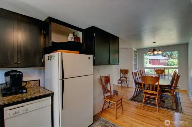 Dining room is large enough for a large table!