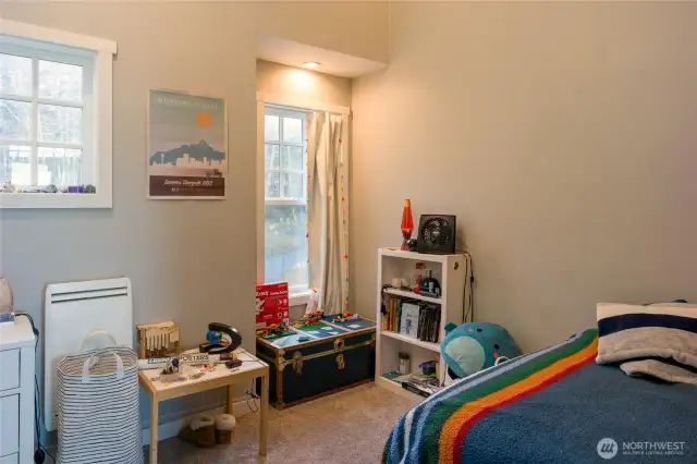 Second upper floor bedroom