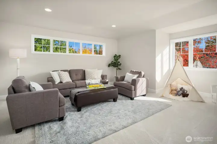 Upper level bonus room