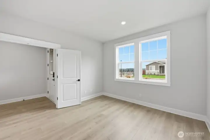 2609 Acer Loop ~ Ready Now