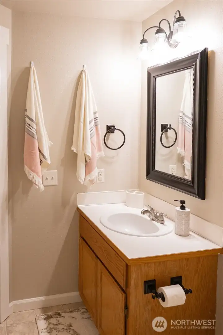 upstairs full bathroom