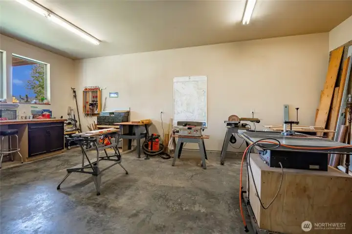 Good view of the shop.