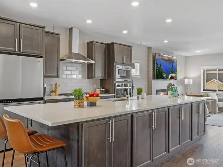 Chef's Kitchen w/ 13 ft island