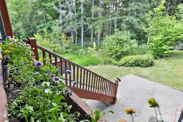 Stairs from Viewing deck to yard