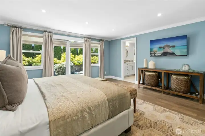 Generous proportions and a calm, refined atmosphere create a true retreat at the end of the day.
